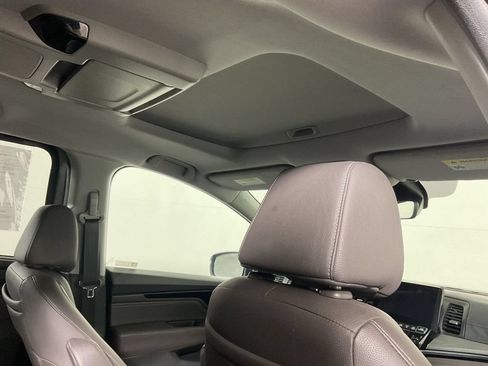 Used 2022 Honda Odyssey Touring image 4
