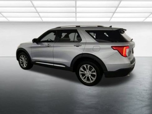 Used 2022 Ford Explorer Limited w/ Equipment Group 301A image 6
