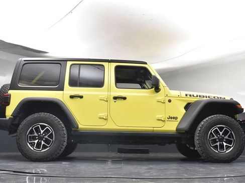 Used 2024 Jeep Wrangler Unlimited Rubicon image 39