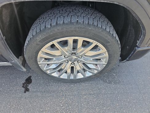 Used 2019 GMC Sierra 1500 Denali w/ Denali Ultimate Package AWD/4WD image 9