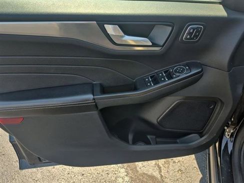 Used 2022 Ford Escape Titanium image 54