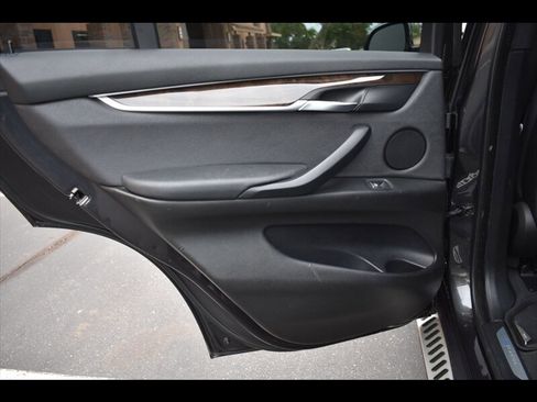 Used 2017 BMW X5 xDrive40e image 22