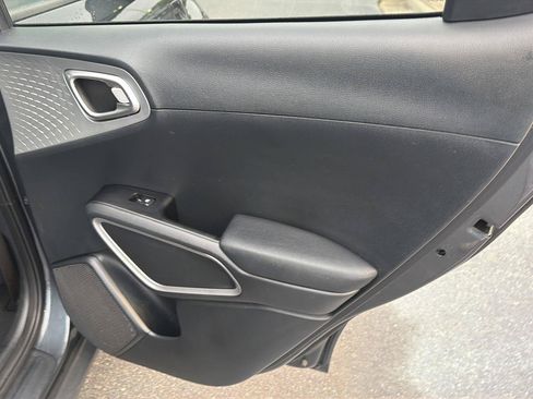 Used 2024 Kia Soul LX w/ Option Group 015 FWD image 15