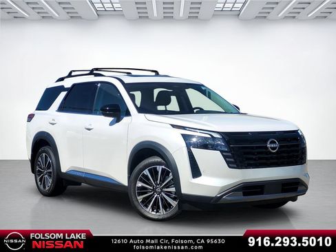 New 2026 Nissan Pathfinder Platinum w/ Cargo Package AWD/4WD image 1