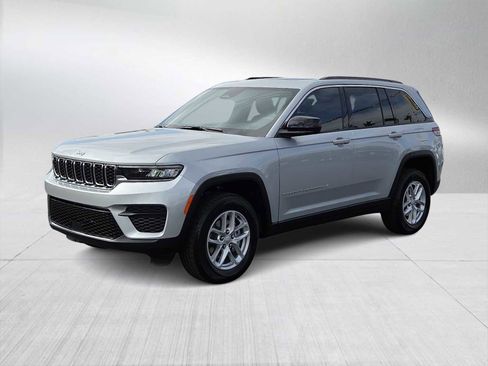 New 2025 Jeep Grand Cherokee Laredo X w/ Luxury Tech Group I image 4