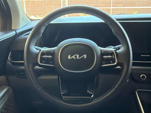 Used 2026 Kia Carnival FWD image 28