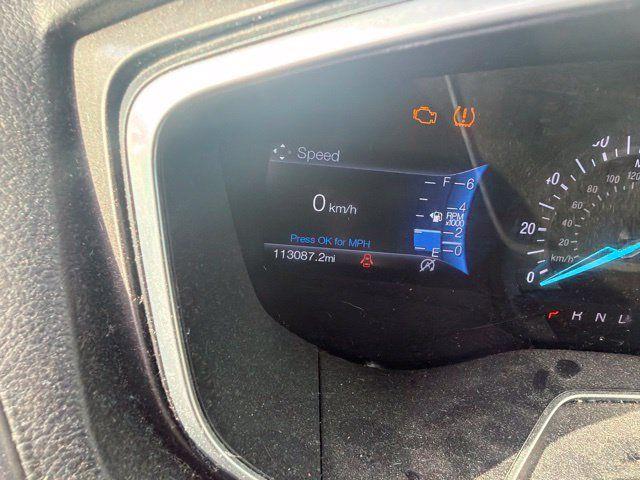 Used 2017 Ford Fusion SE w/ Fusion SE Technology Package FWD image 5