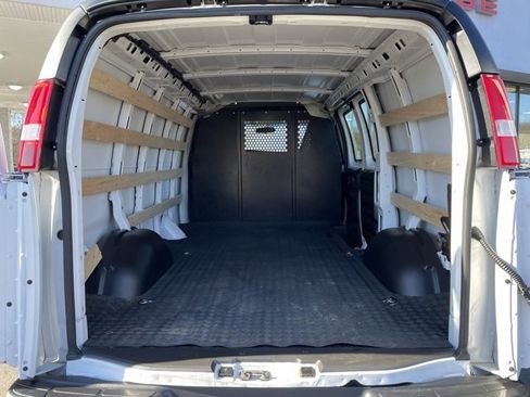 Used 2024 GMC Savana 2500 w/ Driver Convenience Package image 24