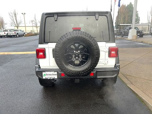 Used 2024 Jeep Wrangler Willys image 10