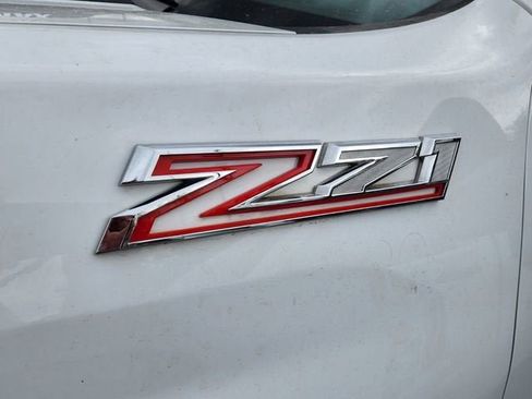 Used 2024 Chevrolet Silverado 2500 LT AWD/4WD image 5