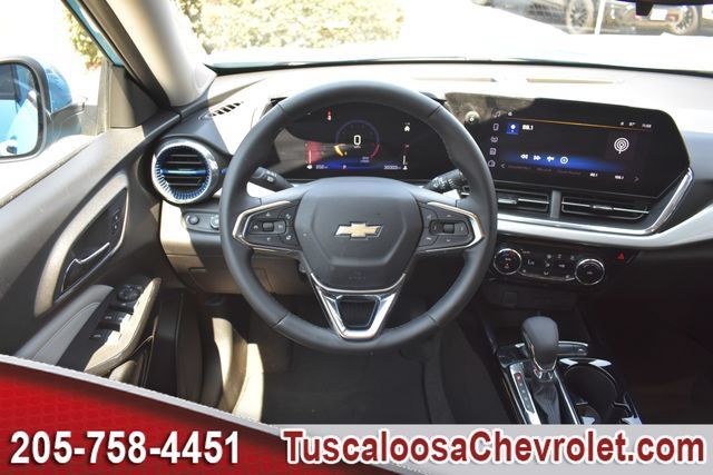 Used 2025 Chevrolet Trax LT w/ Driver Confidence Package FWD image 26