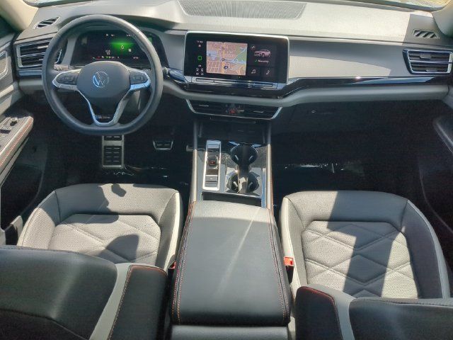 Used 2024 Volkswagen Atlas Peak Edition SEL AWD/4WD image 17