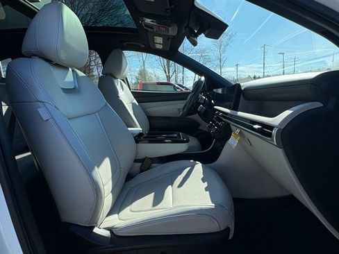 Used 2025 Hyundai Tucson Limited image 39