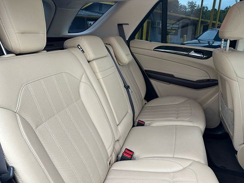 Used 2018 Mercedes-Benz GLE 350 w/ Premium 1 Package image 26