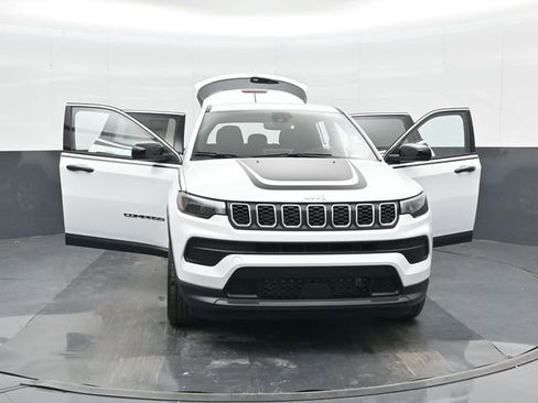 Used 2025 Jeep Compass Sport w/ Mopar Graphics Package AWD/4WD image 47