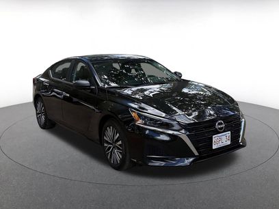 Used 2025 Nissan Altima 2.5 SV
