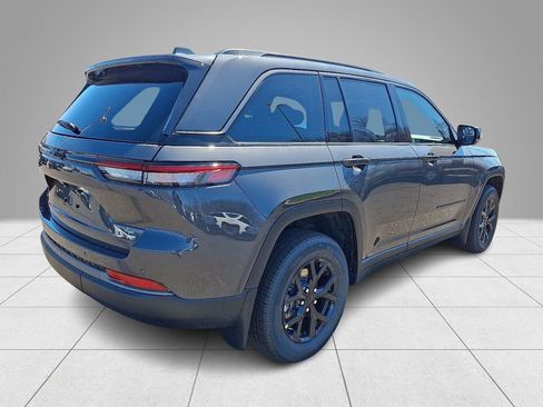 New 2026 Jeep Grand Cherokee Altitude AWD/4WD image 4