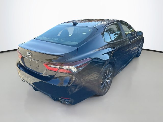 Used 2023 Toyota Camry SE FWD image 7