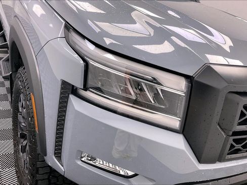 Certified 2023 Nissan Frontier PRO-4X w/ Technology Package image 23