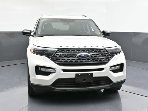 Used 2023 Ford Explorer XLT w/ Equipment Group 202A image 2