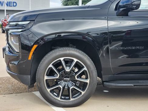 Certified 2025 Chevrolet Suburban RST w/ Comfort Package AWD/4WD image 6