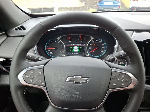 Used 2023 Chevrolet Traverse RS AWD/4WD image 22