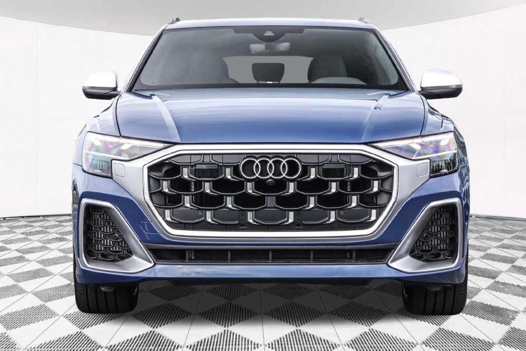 Used 2025 Audi SQ8 Premium Plus w/ S Sport Package AWD/4WD image 11