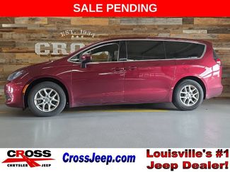 Used 2017 Chrysler Pacifica Touring FWD video 1