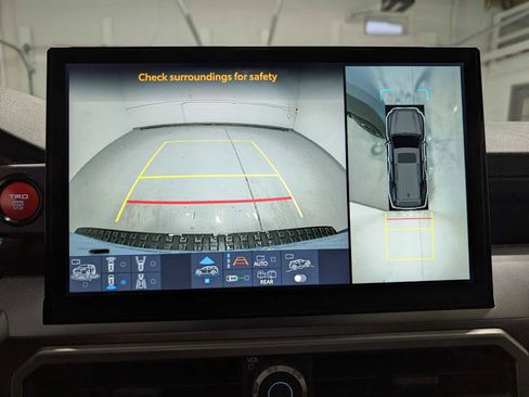 Used 2025 Toyota 4Runner TRD Off-Road Premium image 27