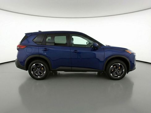 Used 2025 Nissan Rogue SV image 11