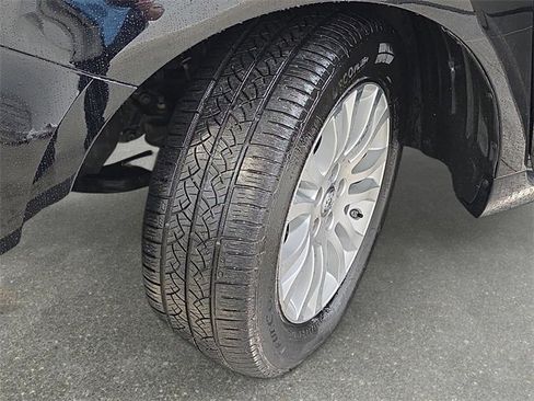 Used 2017 Toyota Sienna XLE Premium image 32