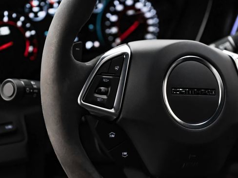 Used 2018 Chevrolet Camaro ZL1 image 9