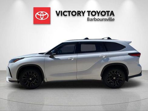 Used 2023 Toyota Highlander XSE AWD/4WD image 2