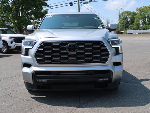 Used 2026 Toyota Sequoia Platinum AWD/4WD image 3