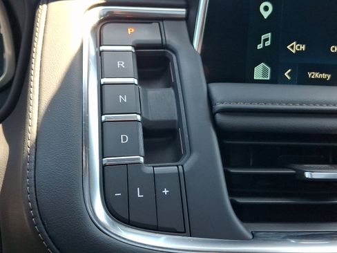 Used 2023 Chevrolet Tahoe High Country AWD/4WD image 14