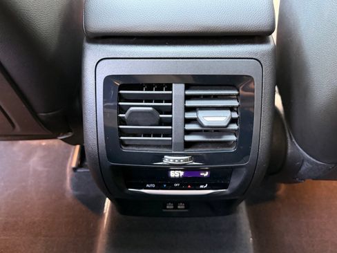 Used 2024 BMW X3 sDrive30i w/ Convenience Package RWD image 16