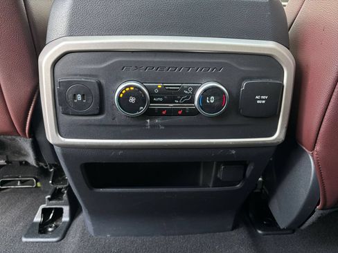 Used 2024 Ford Expedition Limited AWD/4WD image 30