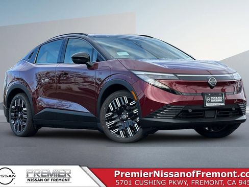 New 2026 Nissan Leaf Platinum+ w/ Cargo Package (Platinum+) image 1