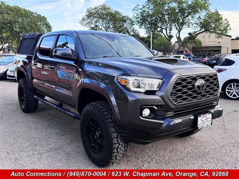 Used 2020 Toyota Tacoma TRD Sport w/ Technology Package image 1