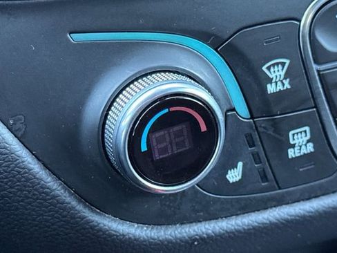 Used 2024 Chevrolet Equinox LT image 29