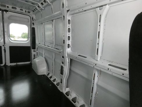 Used 2023 RAM ProMaster 2500 FWD image 23