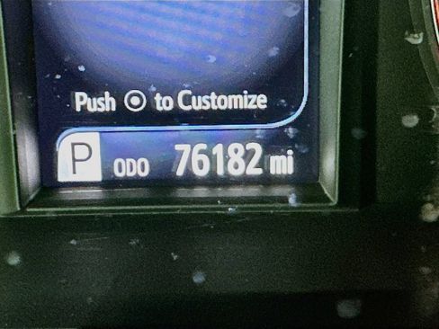 Used 2017 Toyota Camry SE FWD image 14