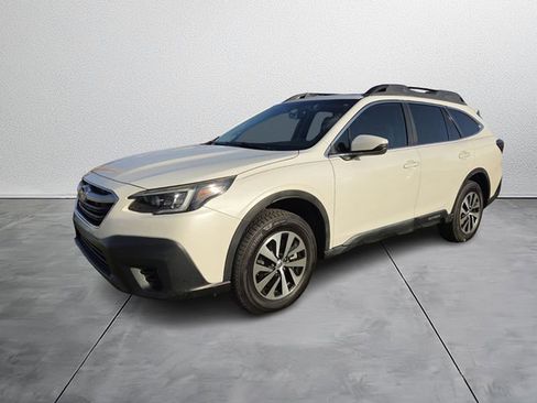 Used 2021 Subaru Outback Premium image 3