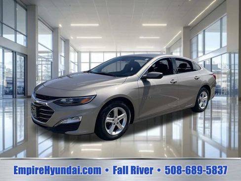 Used 2024 Chevrolet Malibu LT FWD image 1