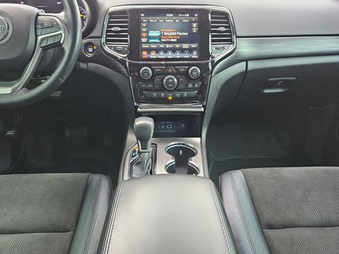 Used 2021 Jeep Grand Cherokee Laredo X image 10