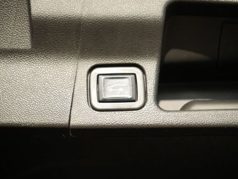 Used 2021 GMC Acadia Denali w/ GMC Pro Grade Package image 11