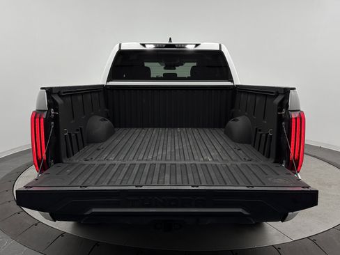 Used 2022 Toyota Tundra SR5 w/ SR5 Convenience Package AWD/4WD image 29