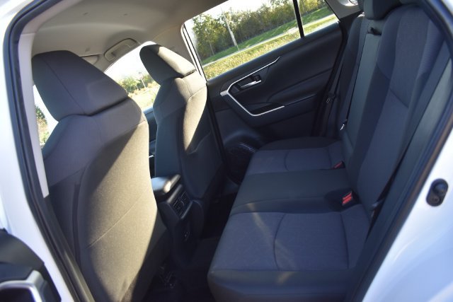 Used 2025 Toyota RAV4 XLE AWD/4WD image 17