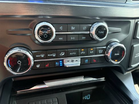 Used 2024 Ford F250 Lariat AWD/4WD image 6