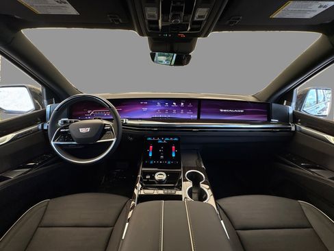 New 2026 Cadillac Escalade ESV Luxury AWD/4WD image 22
